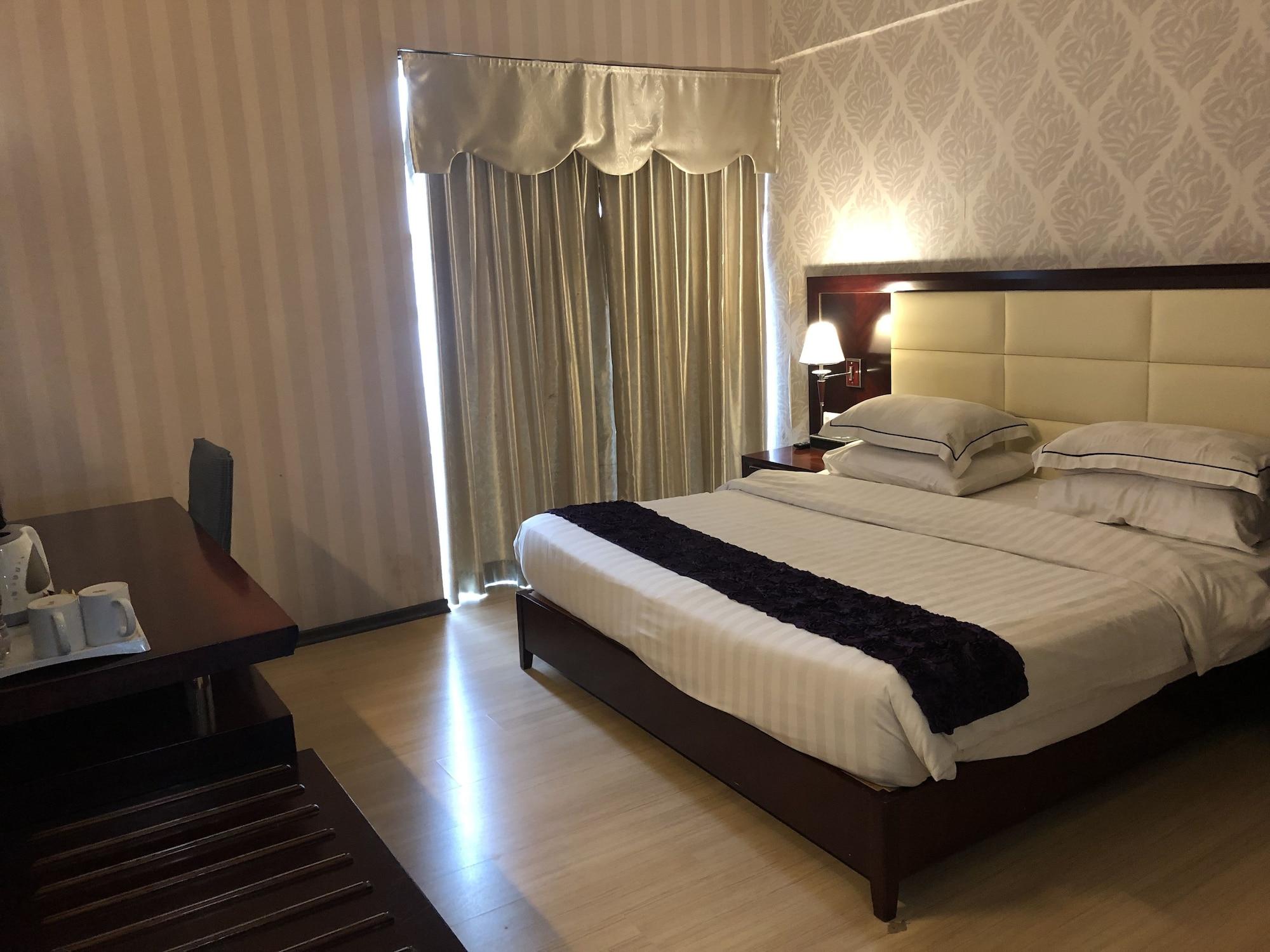Pariss Hotel Johor Bahru Buitenkant foto