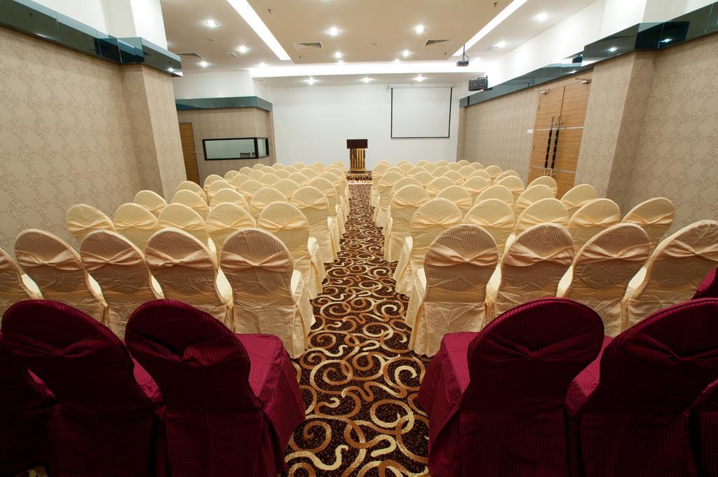 Pariss Hotel Johor Bahru Buitenkant foto