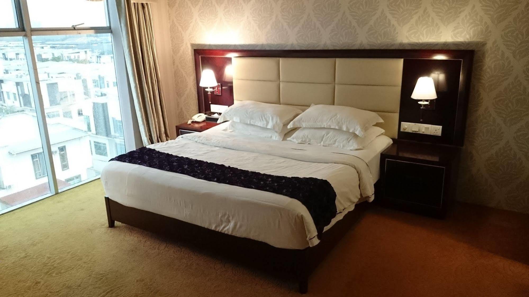 Pariss Hotel Johor Bahru Buitenkant foto